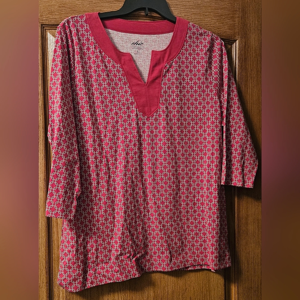 Chic Pink and White Geometric Tunic